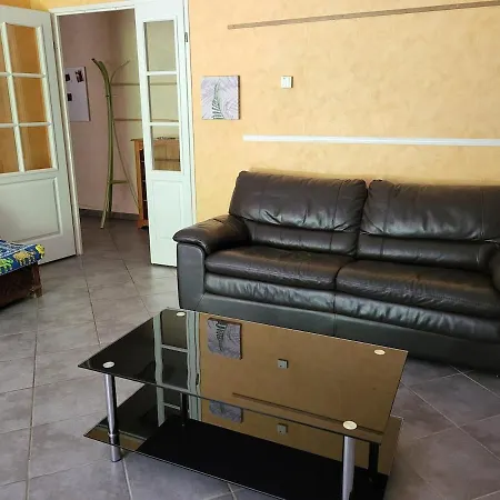 T4 90 M2, Terrasse Et Jardin Prive 100m2 *